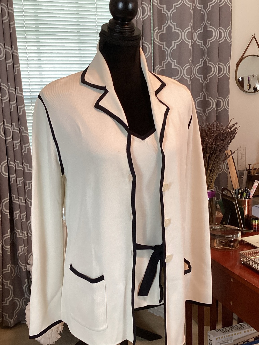Dana Buchman Cream w/ Black Trim 2 Piece Set